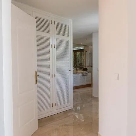 Luxurious Penthouse In Ventura Del Mar, Puerto Banus. Appartamento *